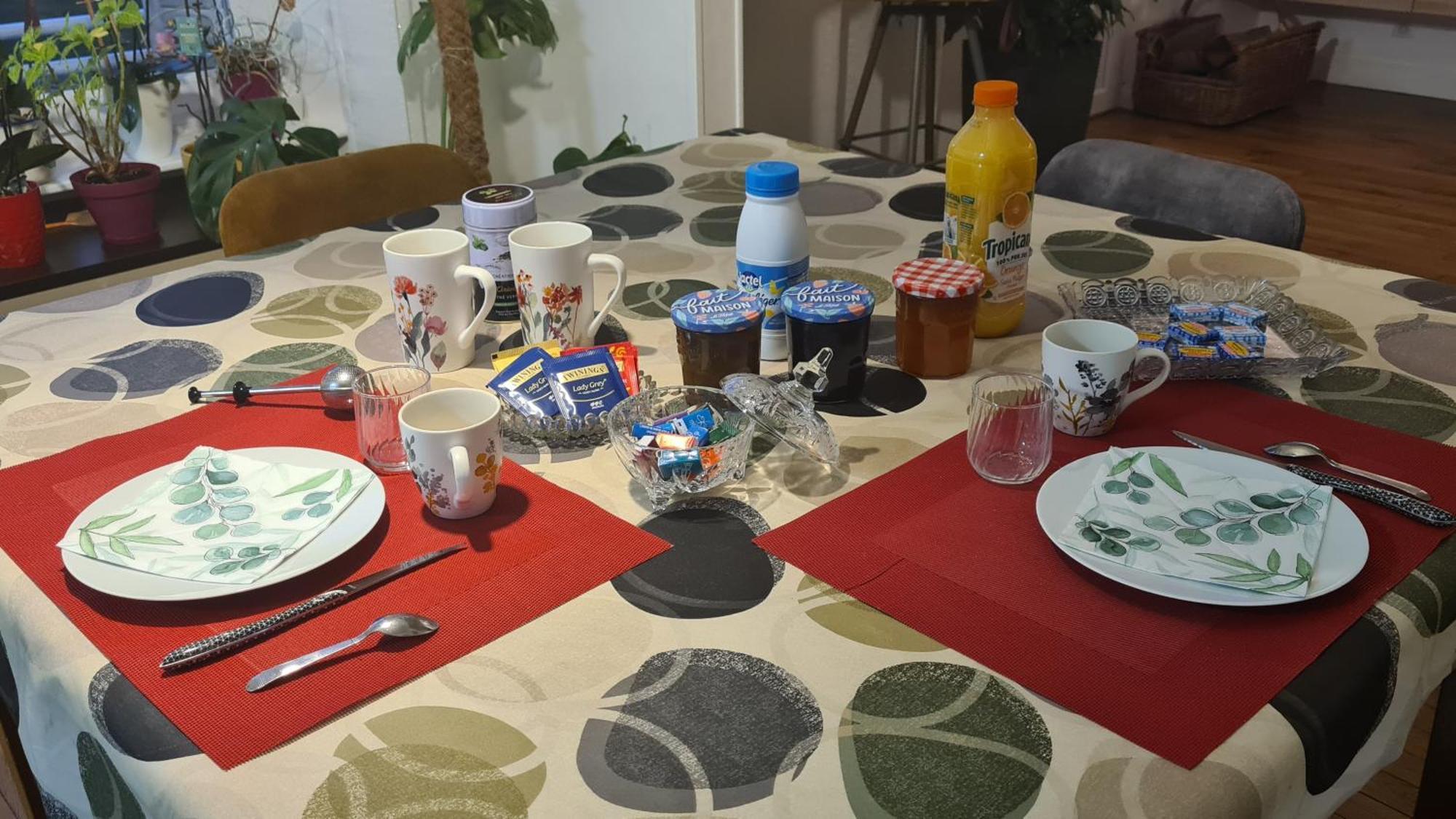 Chez Fabienne Et Olivier, Privative Avec Sdb Et Wc, Baie Du Mont Saint Michel Homestay Avranches